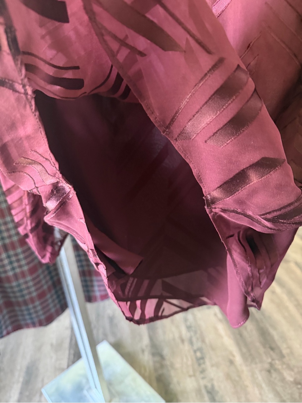 White House black market plum blouse-size 2-EUC - Picture 6 of 6